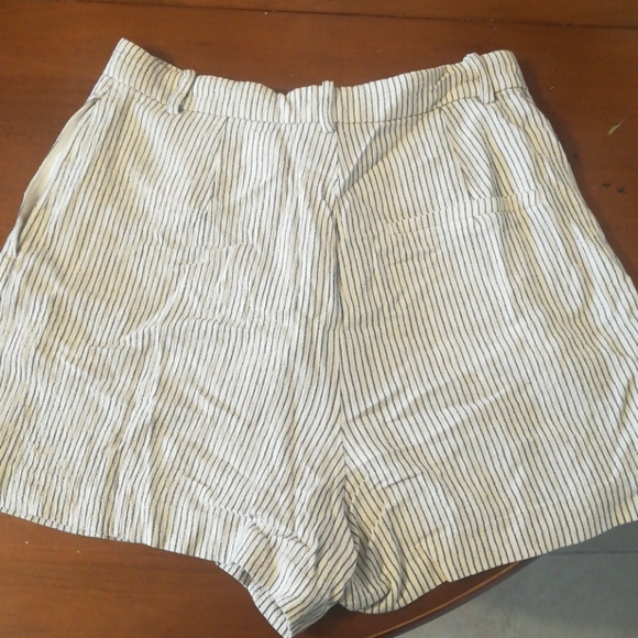 Short - Picture 2 of 4